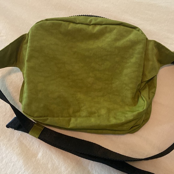 Avocado BAGGU Fanny Pack NWOT - Picture 4 of 4